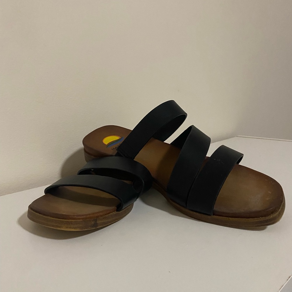 Black Strappy Women's Sandals